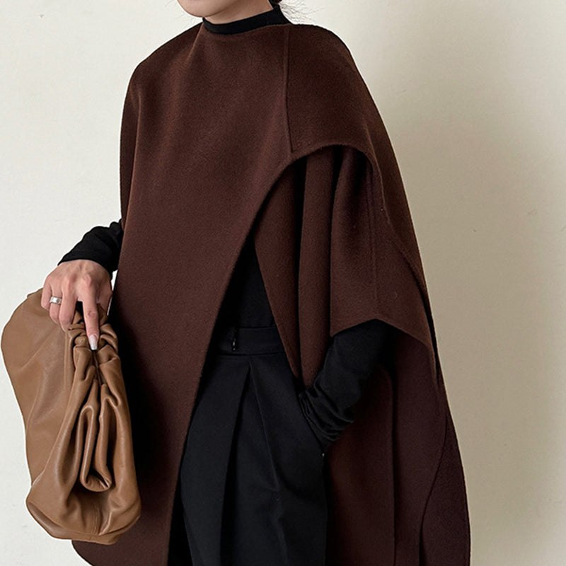 Wool Cape – Eleganter Damen-Wollmantel
