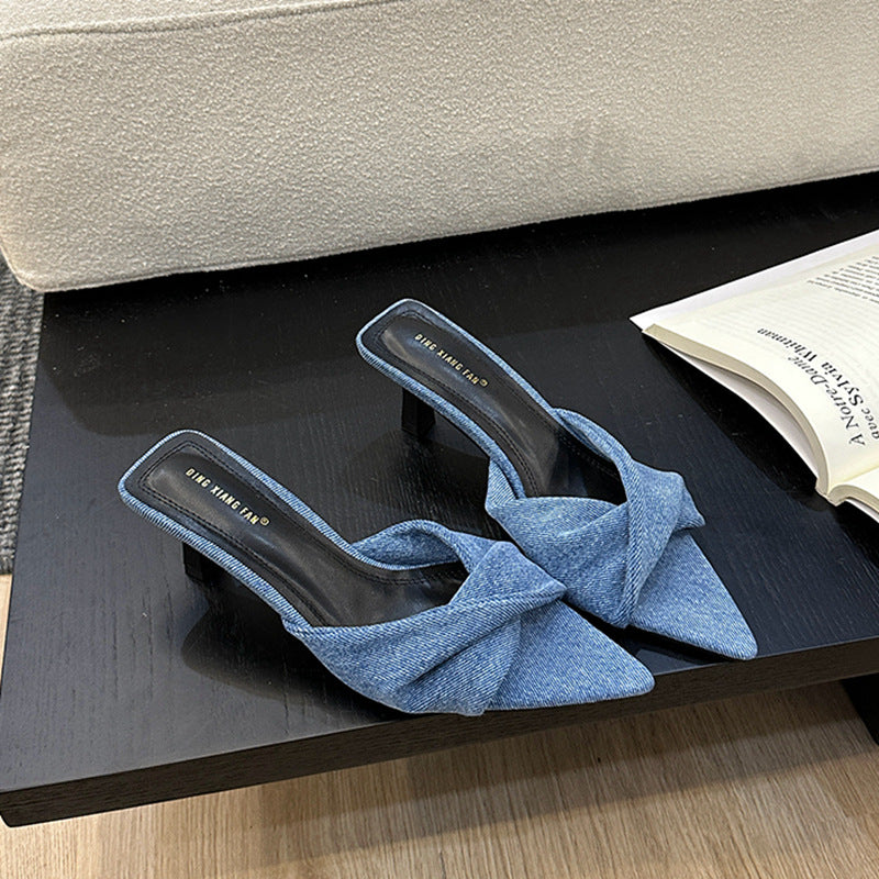 Elegante  Mule Sandalen mit Kitten Heel – Spitz