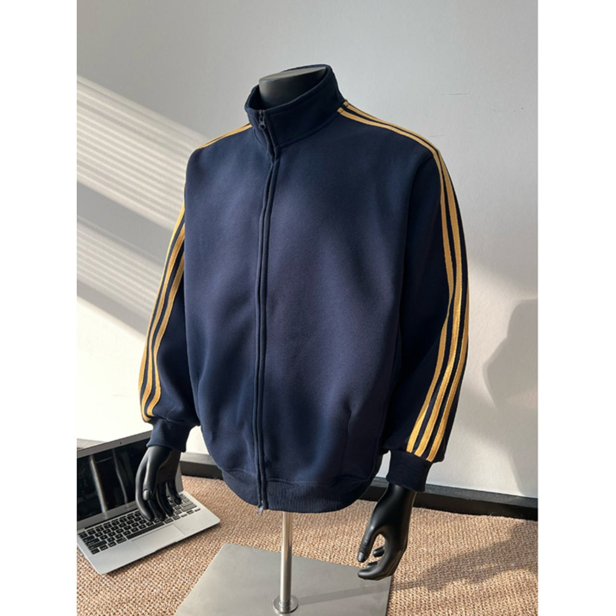 Herren Übergangsjacke mit Stehkragen – Gestreiftes Design mit Reißverschluss