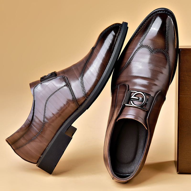Herren Lederschuhe mit spitzem Schnitt und Schnalle