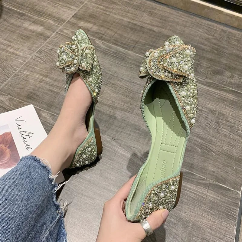 Glitzer Ballerinas mit spitzen Zehen und Strass-Details