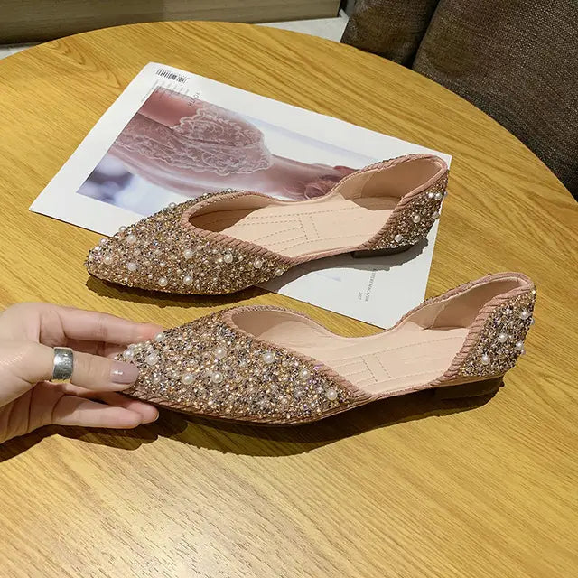 Glitzer Ballerinas mit spitzen Zehen und Strass-Details