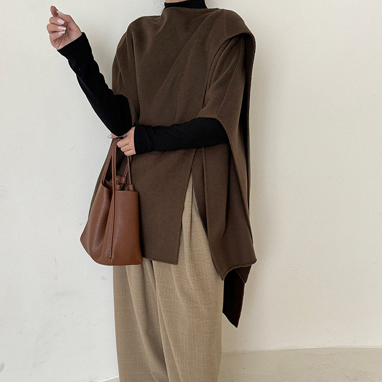 Wool Cape – Eleganter Damen-Wollmantel