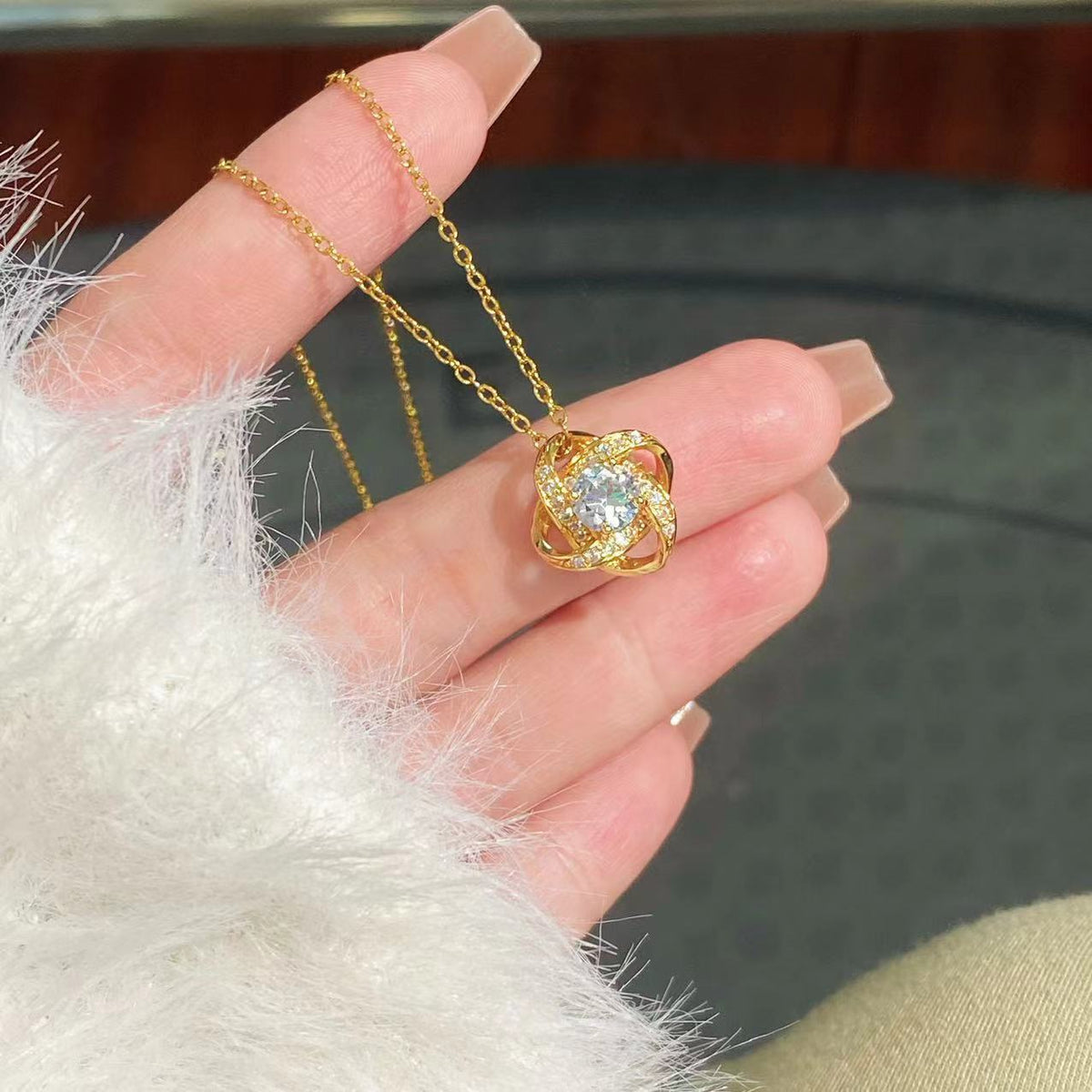 Elegante Zirkon-Halskette mit Herz-Anhänger – Verstellbarer Damenschmuck