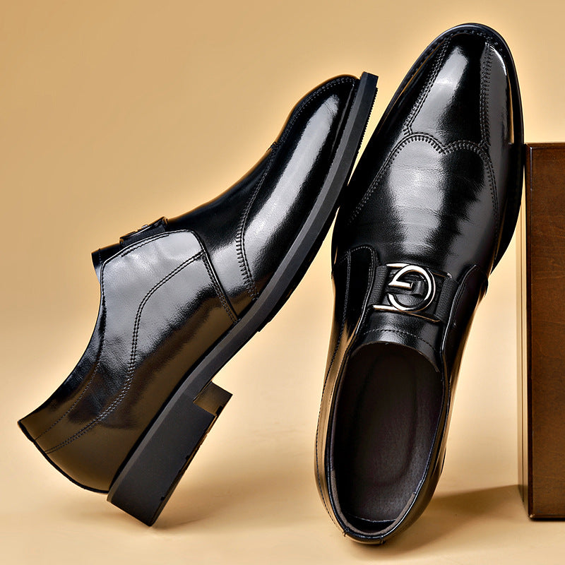 Herren Lederschuhe mit spitzem Schnitt und Schnalle