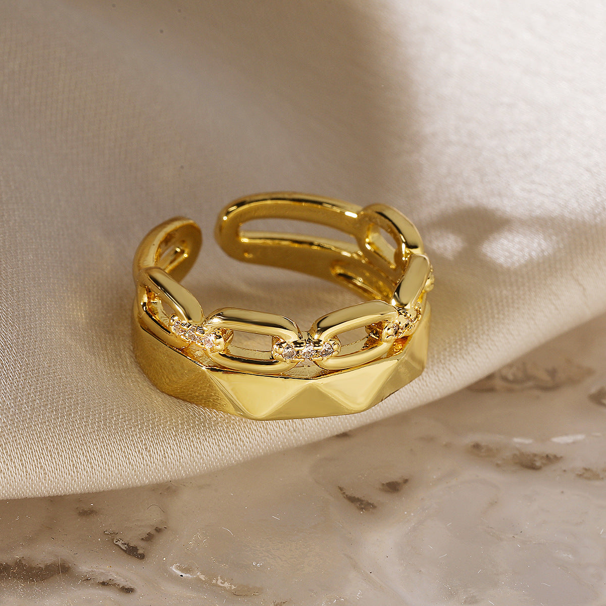 Eleganter Statement-Ring mit Strass – Gold