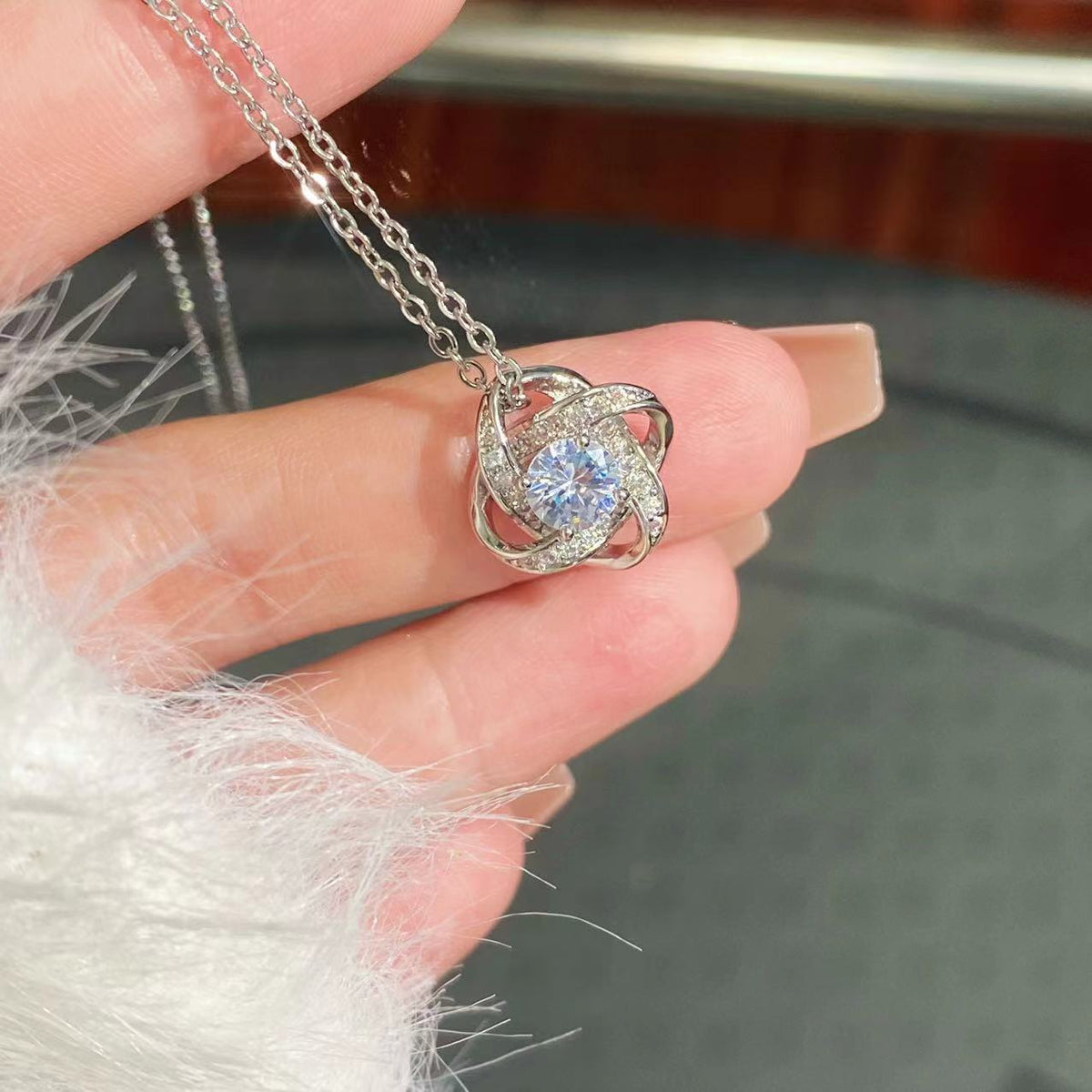 Elegante Zirkon-Halskette mit Herz-Anhänger – Verstellbarer Damenschmuck