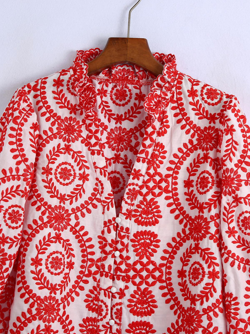 Florale bestickte Bluse aus Baumwollmix – Moderner Streetstyle