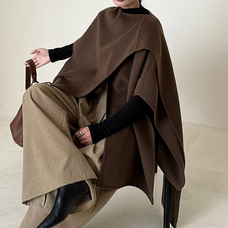 Wool Cape – Eleganter Damen-Wollmantel