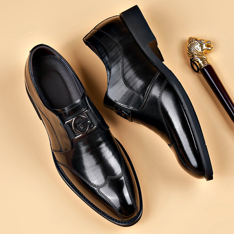 Herren Lederschuhe mit spitzem Schnitt und Schnalle