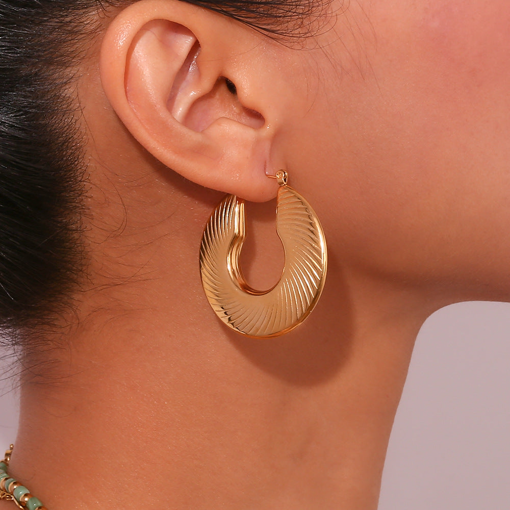 Vintage-Style Gold C-Shaped Statement Hoop Earrings – Geometric Designer Earrings